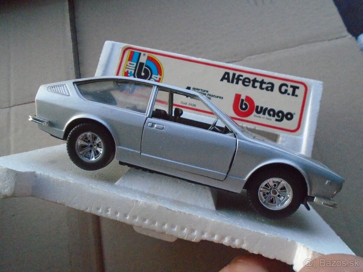 Stará Hračka Burrago Alfa - 11