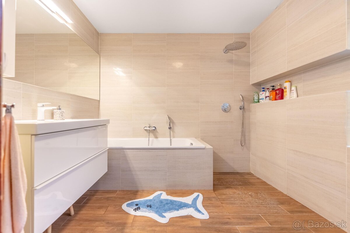 Predaj jedinečného rodinného domu v srdci Trnavy – za histor - 11