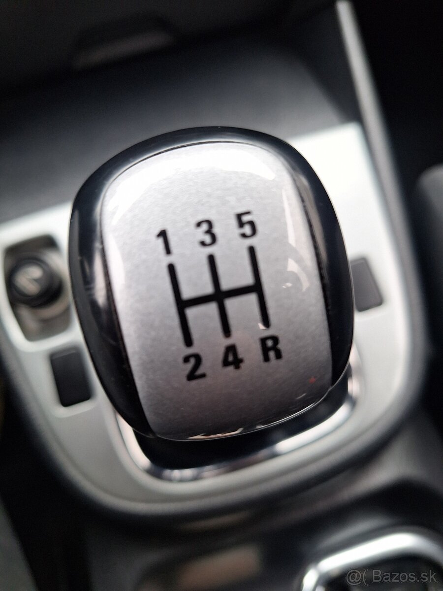 SUZUKI GRAND VITARA 2.0 HDI 4X4 KLÍMA ŤAŽNÉ - 11