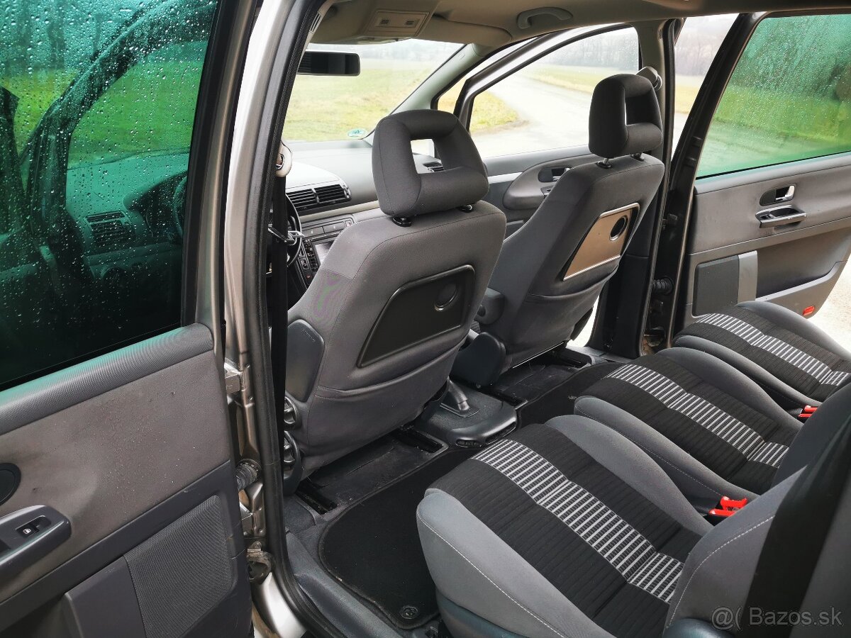 VW SHARAN 2.0TDI 103KW 140PS UNITED NAVI ŤAŽNÉ R17 MOD 2010 - 11