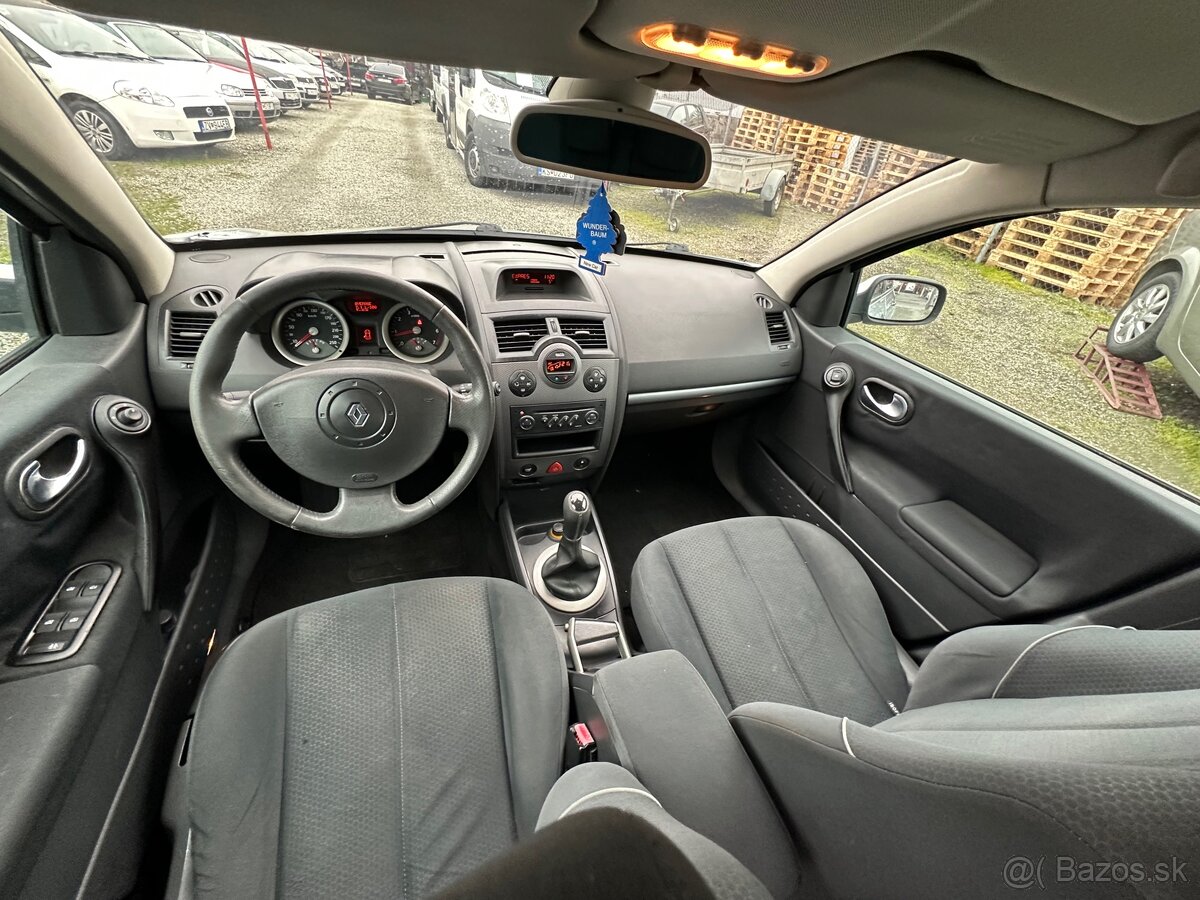 Renault Mégane 1.4 LPG - 11