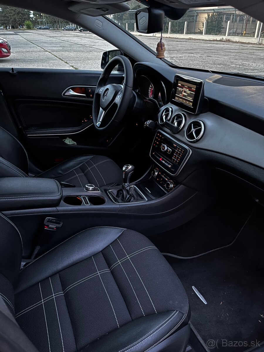 Mercedes Benz CLA - 11