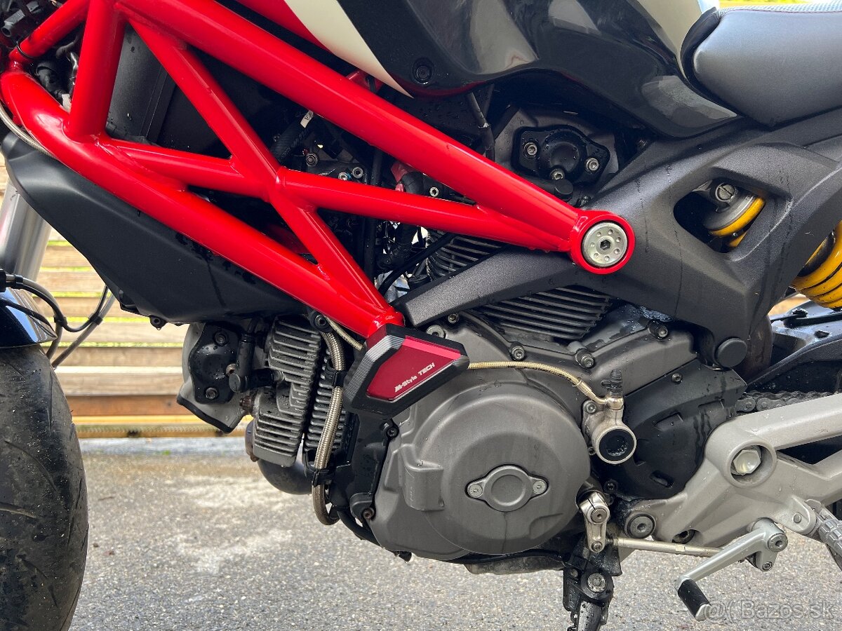 Ducati Monster 796 - 11