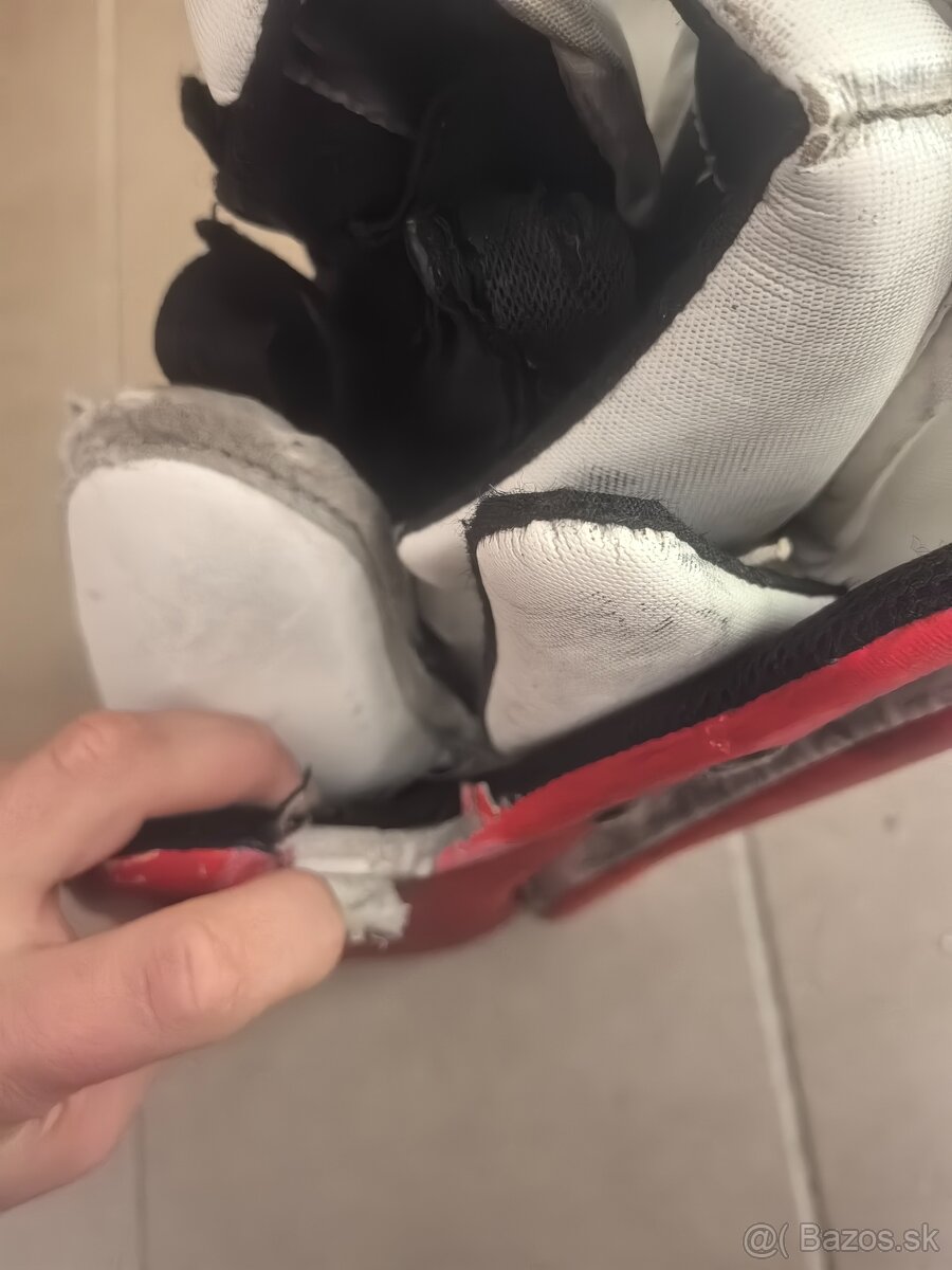 Brankárska výstroj - 11