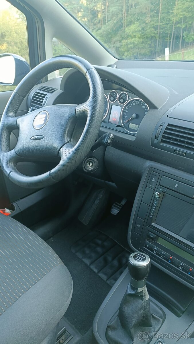 Seat Alhambra 2.0 TDI 7-miestne - 11