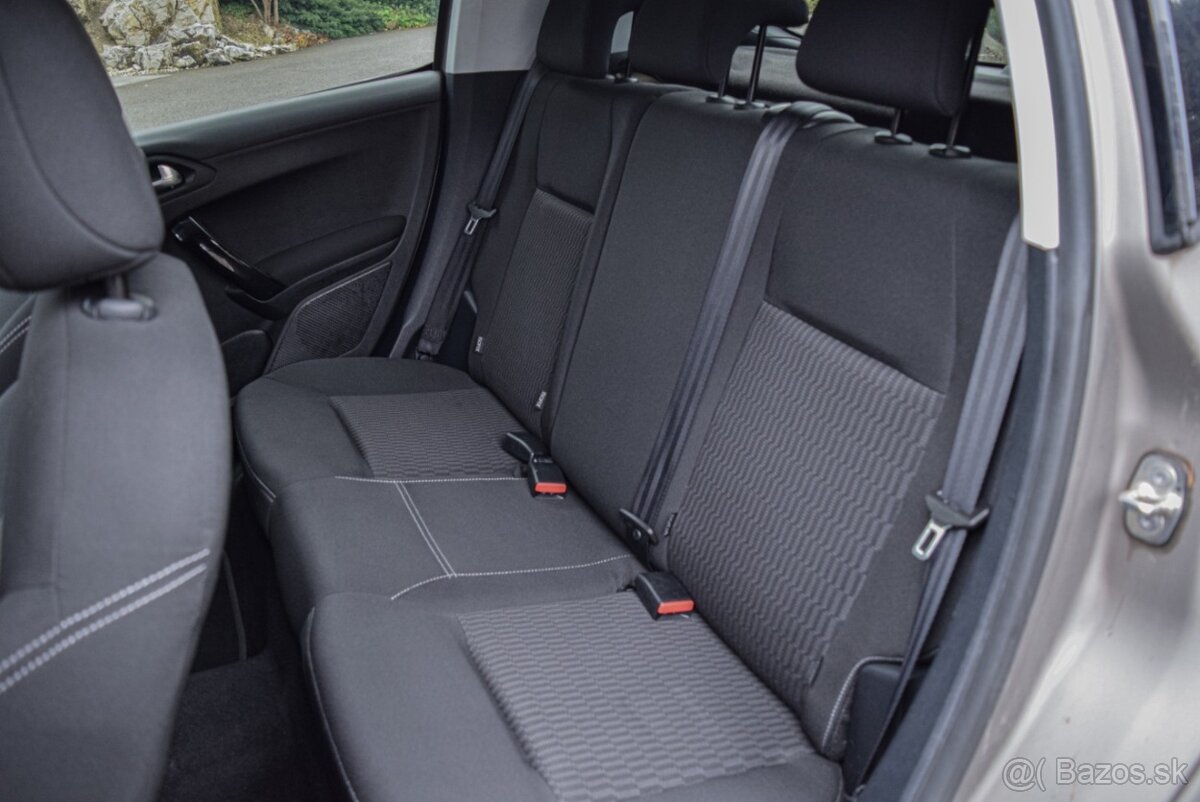 Peugeot 208 1.2 Active 2015 - 11