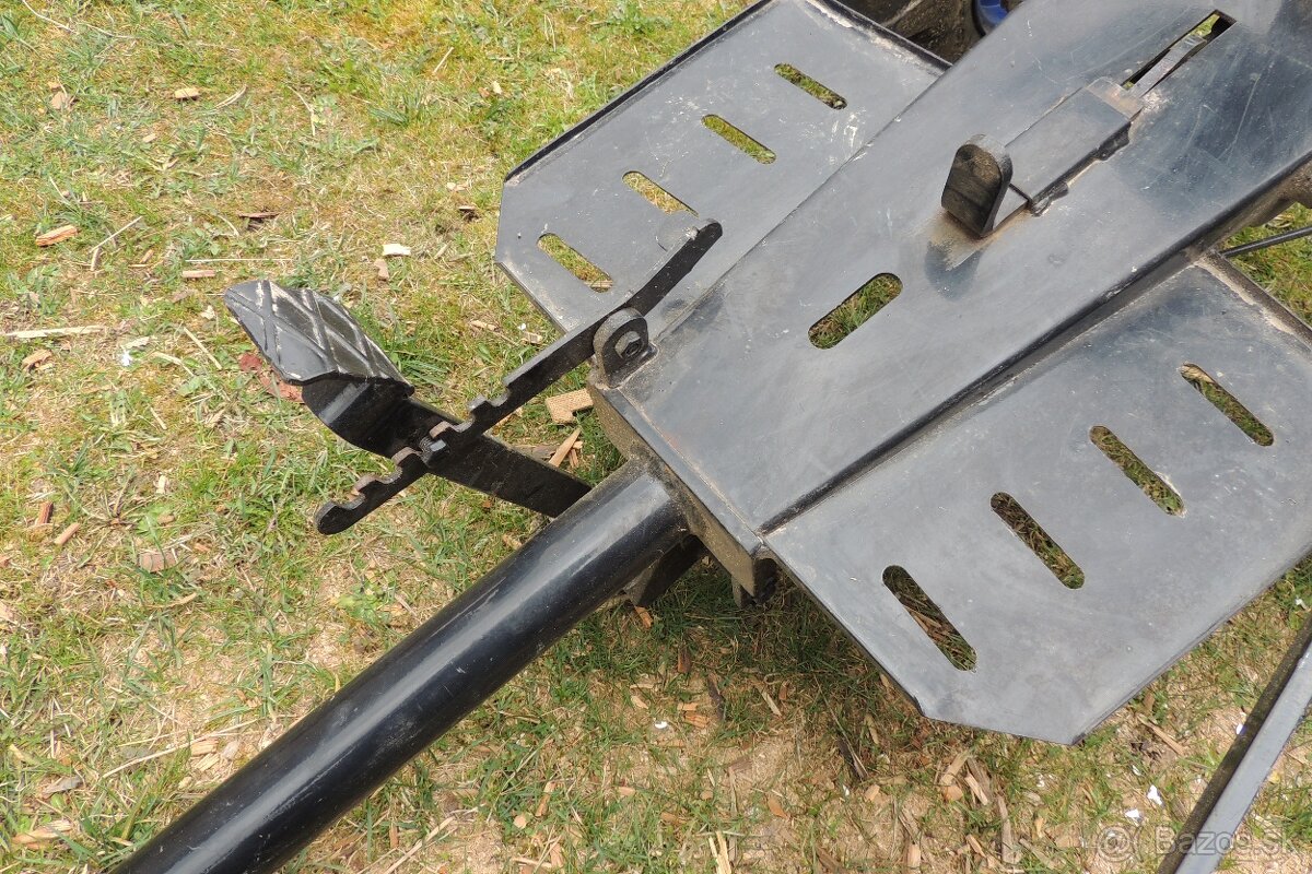 Nosič náradia za malotraktor Tecák - 11
