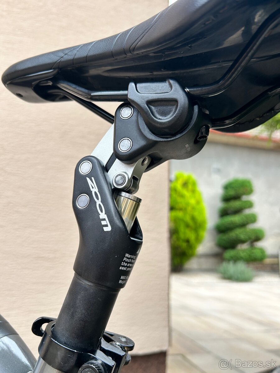 Specialized rockhopper 29” E-bike - 11