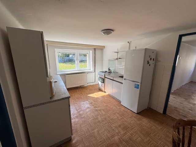 PREDAJ - dvojgeneračný rodinný dom SEREĎ - 11