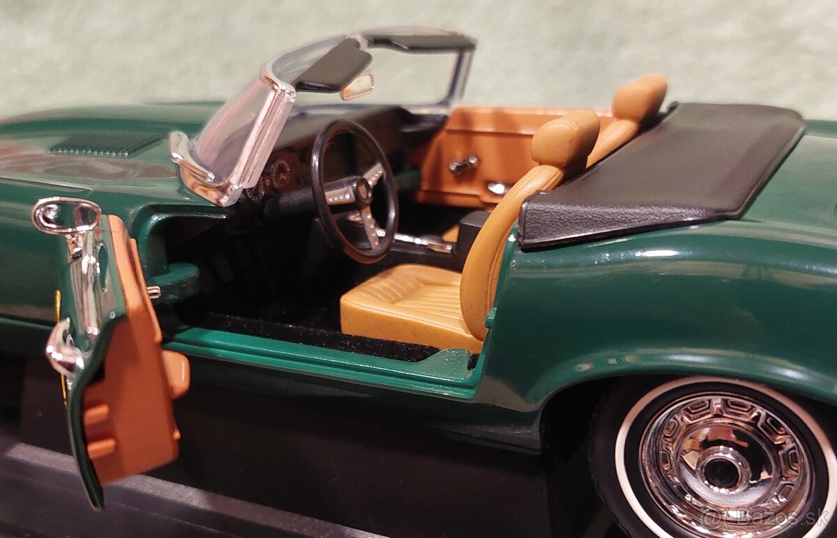 Jaguar E Type 1:18 - Road Signature - 11
