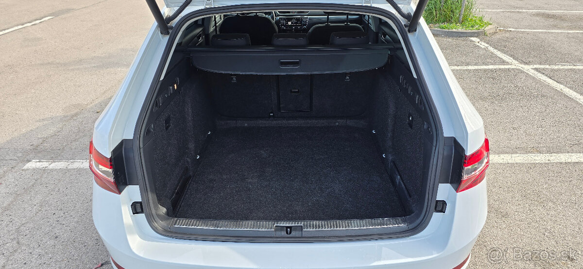 Škoda Superb kombi 2,0TDI 140kW Style DSG 3/2017-125.000km - 11