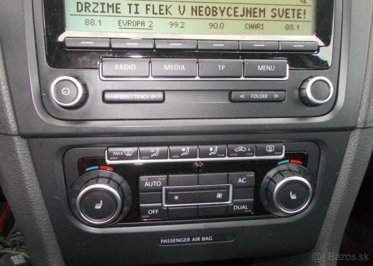 Volkswagen Golf 1,6TDI 77KW nafta manuál 77 kw - 11