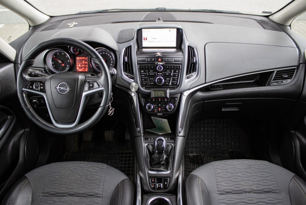 Opel Zafira 2013 - 11