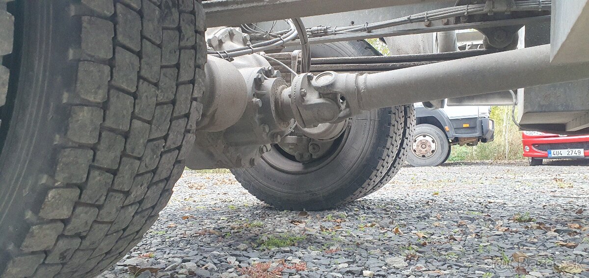 Mercedes Atego 1517 nosič kontejneru s hydraulickou rukou - 11