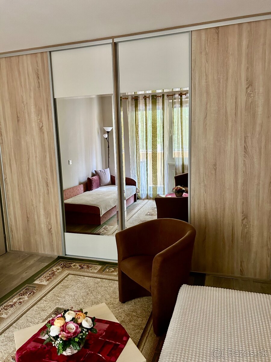 Predaj 3-izbový byt so zariadeným a parkovacím miestom - 11