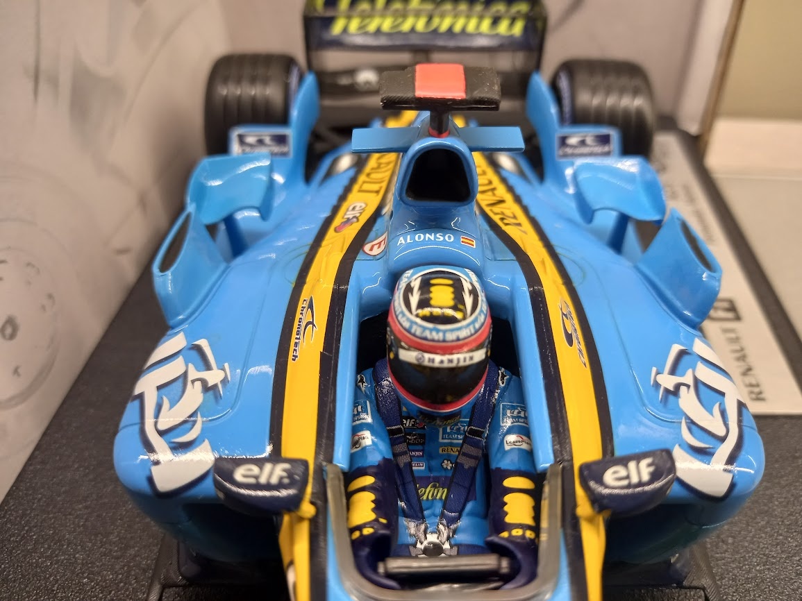 VÝMĚNA / PRODEJ F1 RENAULT R25 2005 ALONSO HOTWHEELS 1:18 - 11