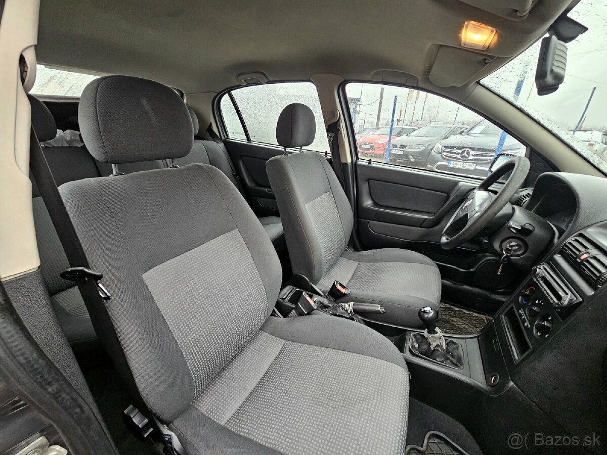 Opel Astra 1.4 16V - 11