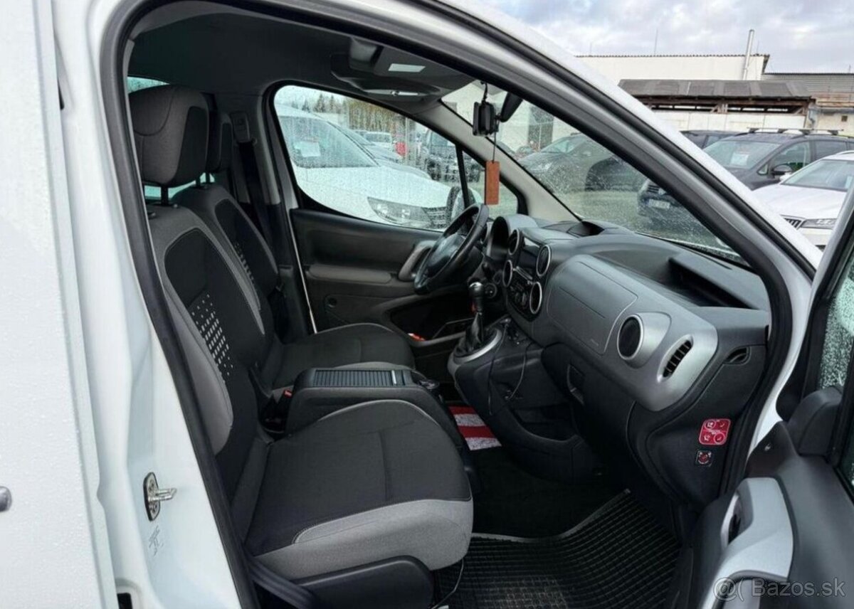 Citroën Berlingo 1.6i MULTISPACE 1.MAJITEL benzín manuál - 11