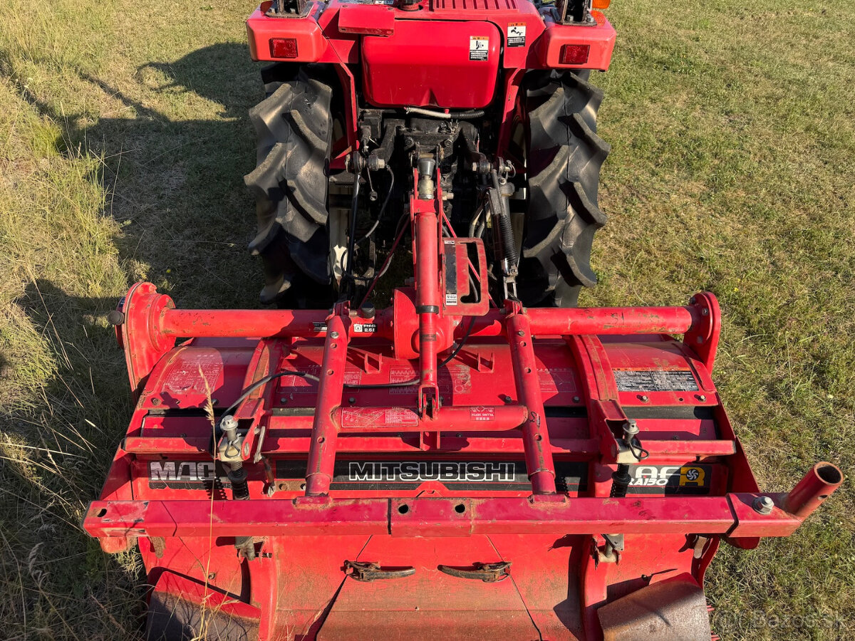 Japonský malotraktor Mitsubishi MT 190 - 11