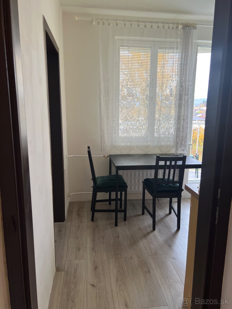 Prenájom 1.izbový byt v Partizánskom, ulica J.Kráľa, Šípok - 11