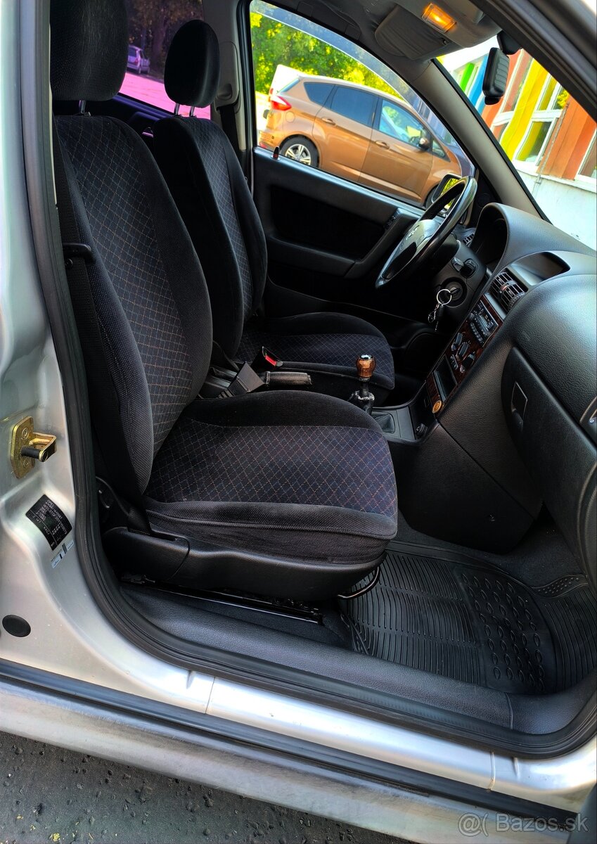 Opel Astra Caravan 2.0 Di - 11