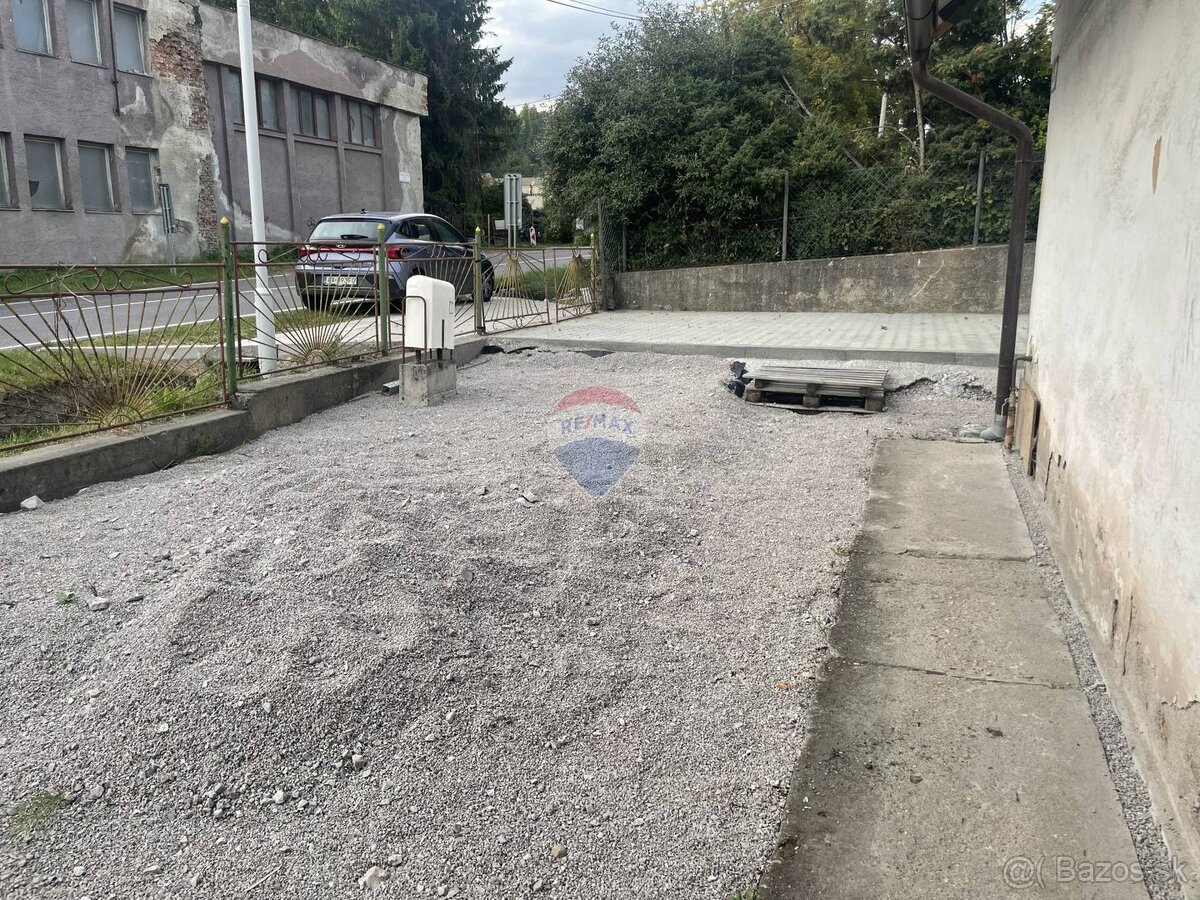 REZERVOVANÝ Rodinný dom v procese rekonštrukcie pred dokonče - 11