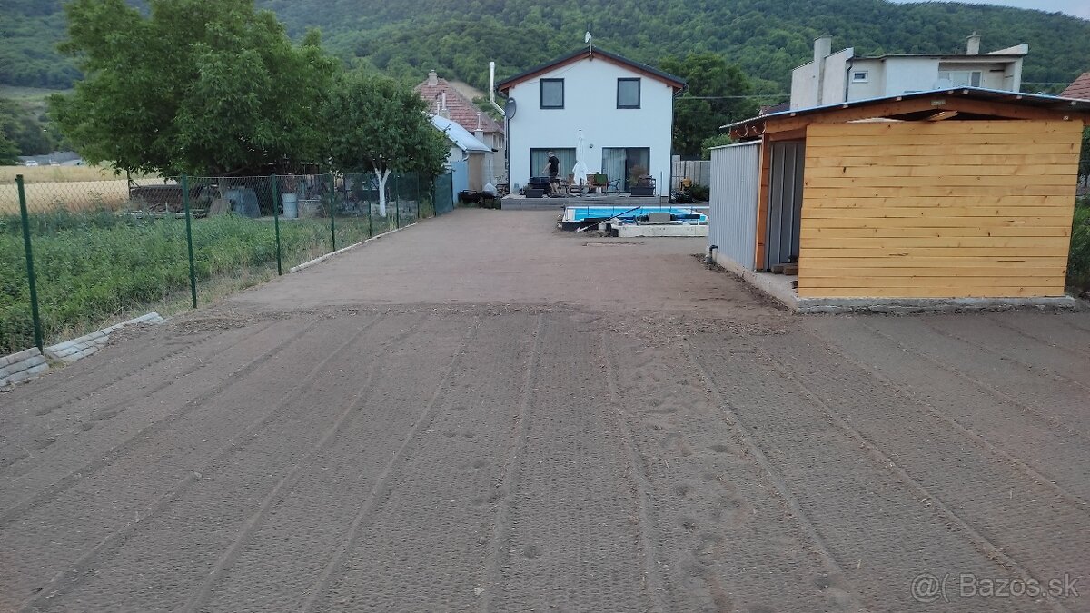 Služby - Mininakladač / Pôdna fréza / Zakladač trávnika - 11