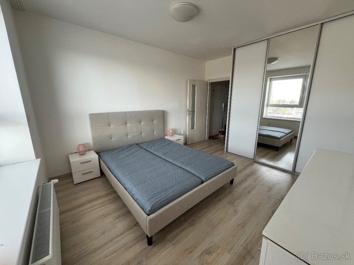 Prenajom 3-izbovy byt WEST - 11