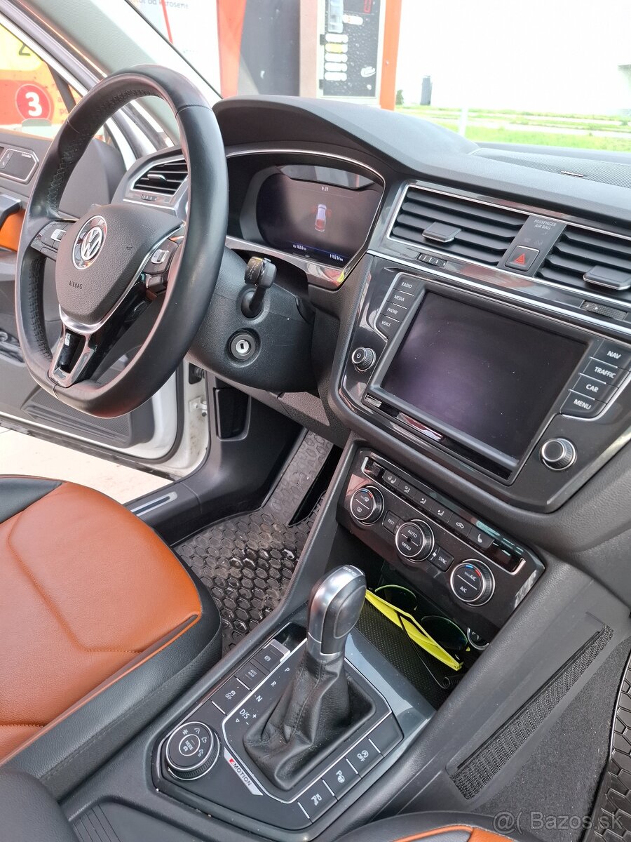 Volkswagen Tiguan 2.0 TSI - 11