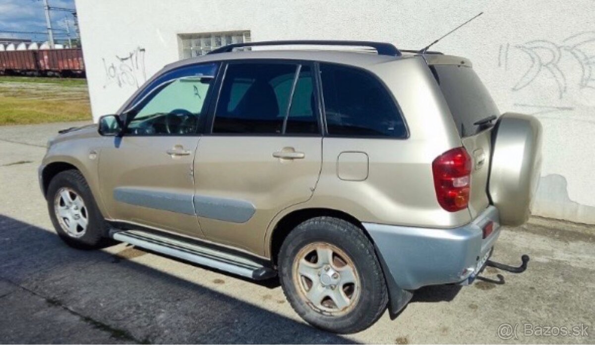 Toyota RAV4 2.0 D-4D 4x4 (2003) - 11