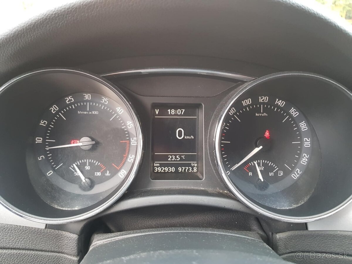 ŠKODA Superb Combi 1.6 TDI Comfort GreenLine - 11