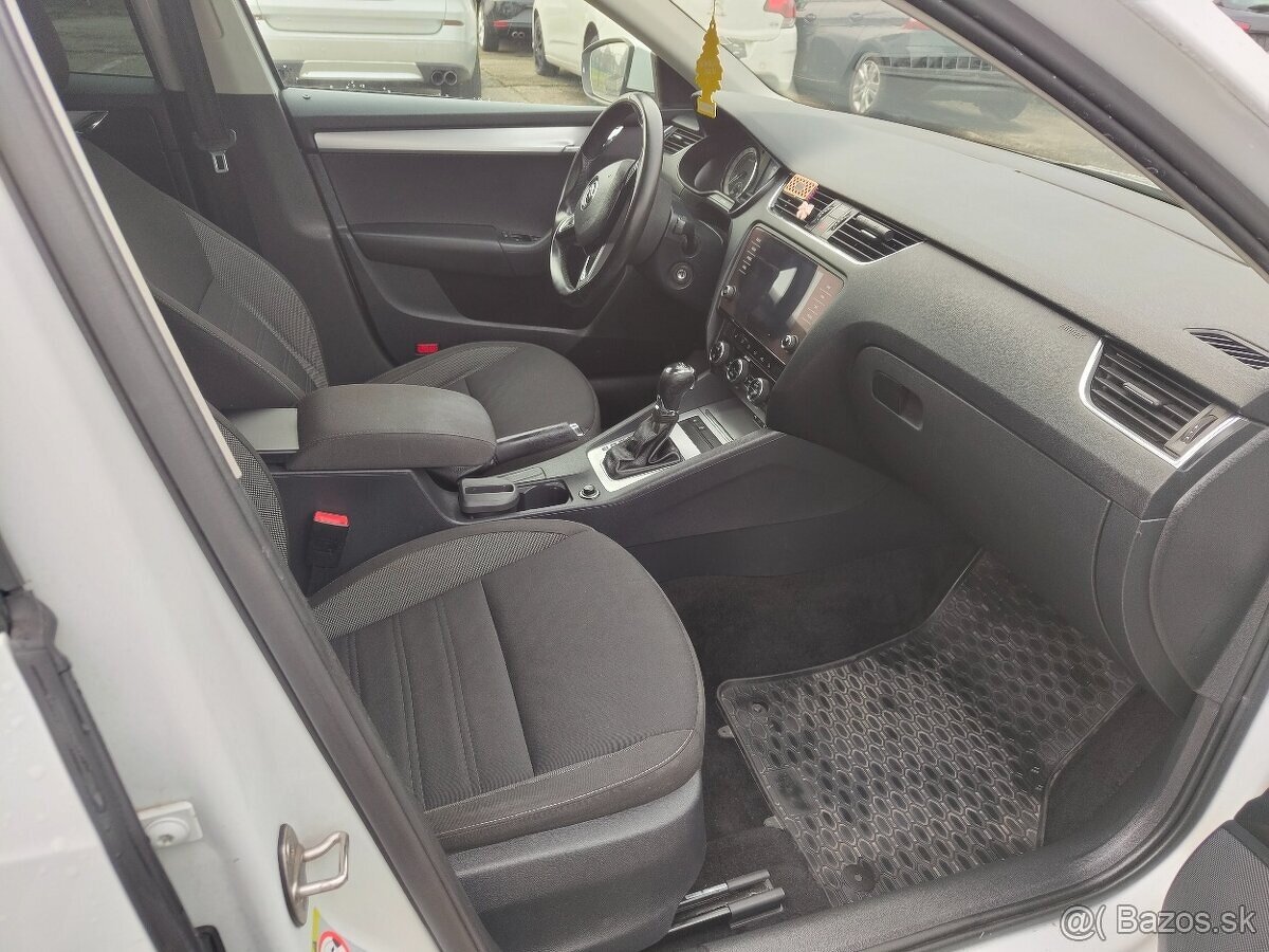 Škoda Octavia Combi 2.0 TDI Drive DSG - 11