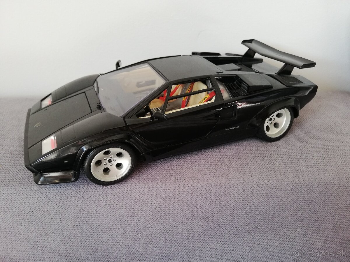 1:18 Lamborghini Conutach Bburago - 11