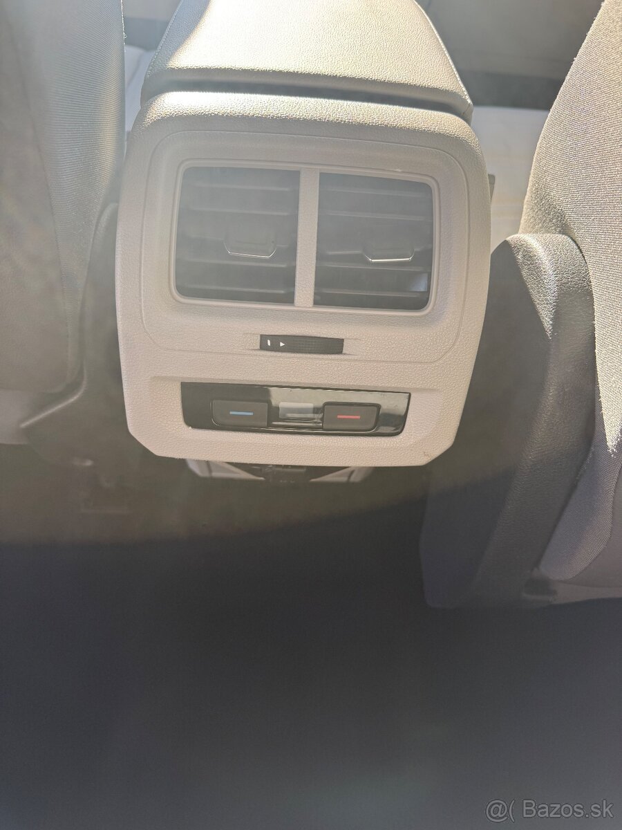 Volkswagen Touran 2.0TDi 110KW DSG 2019 - 11