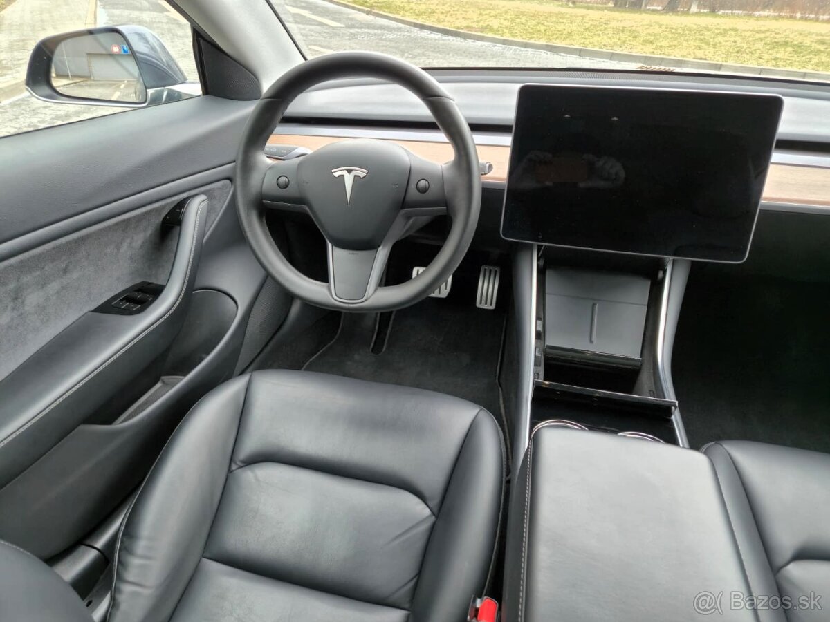 Tesla model 3 Performance (377kw/513k) - 11