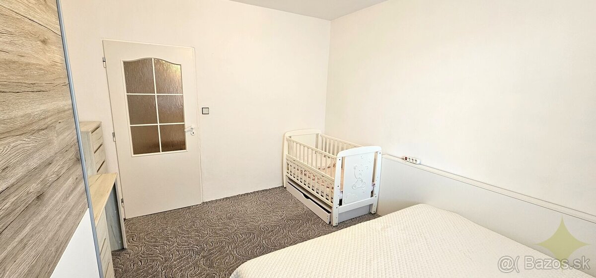 REZERVOVANÉ - Exkluzívne na predaj čiastočne prerobený 2 izb - 11