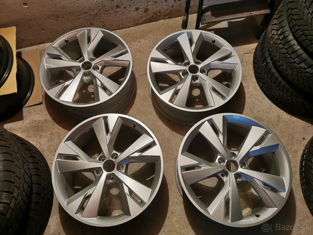 NOVÁ SADA - Audi Q4 e-tron - originál 20" alu disky - 11