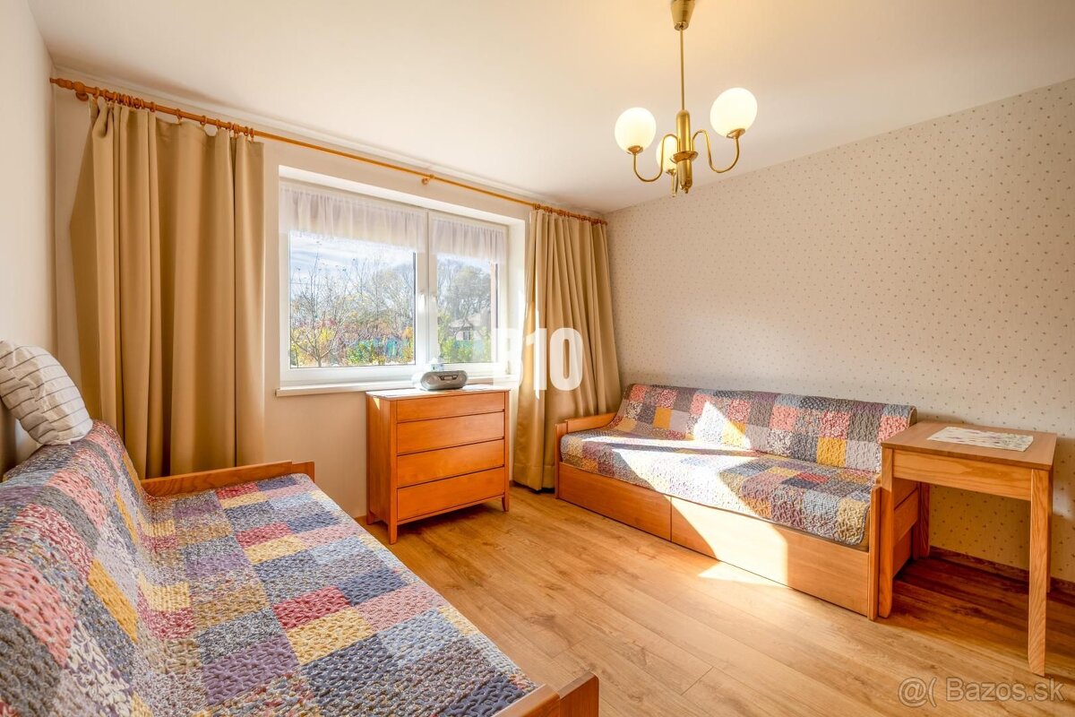 RODINNÝ DOM S ÚŽASNÝM SÚKROMÍM, VEĽKORYSÝM POZEMKOM A MODERN - 11