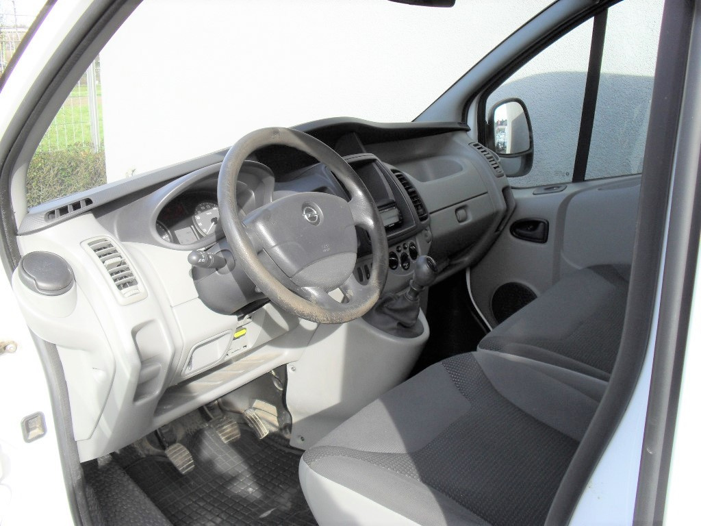 Opel Vivaro 2,0 CDTI 6 Míst Klima 219.000Kč - 11