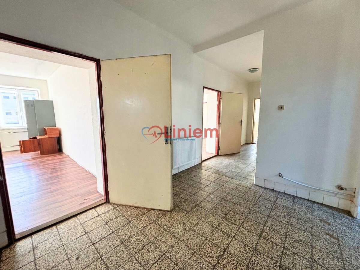 INVESTIČNÁ PRÍLEŽITOSŤ – Murovaná budova s možnosťou prestav - 11