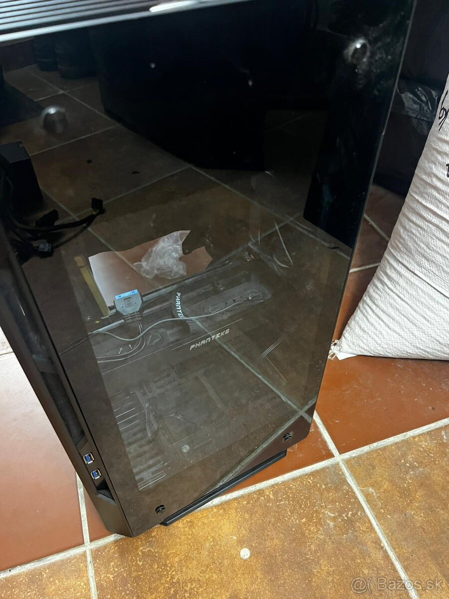 Predám skriňu Phanteks Evolv Shift 1 - 11