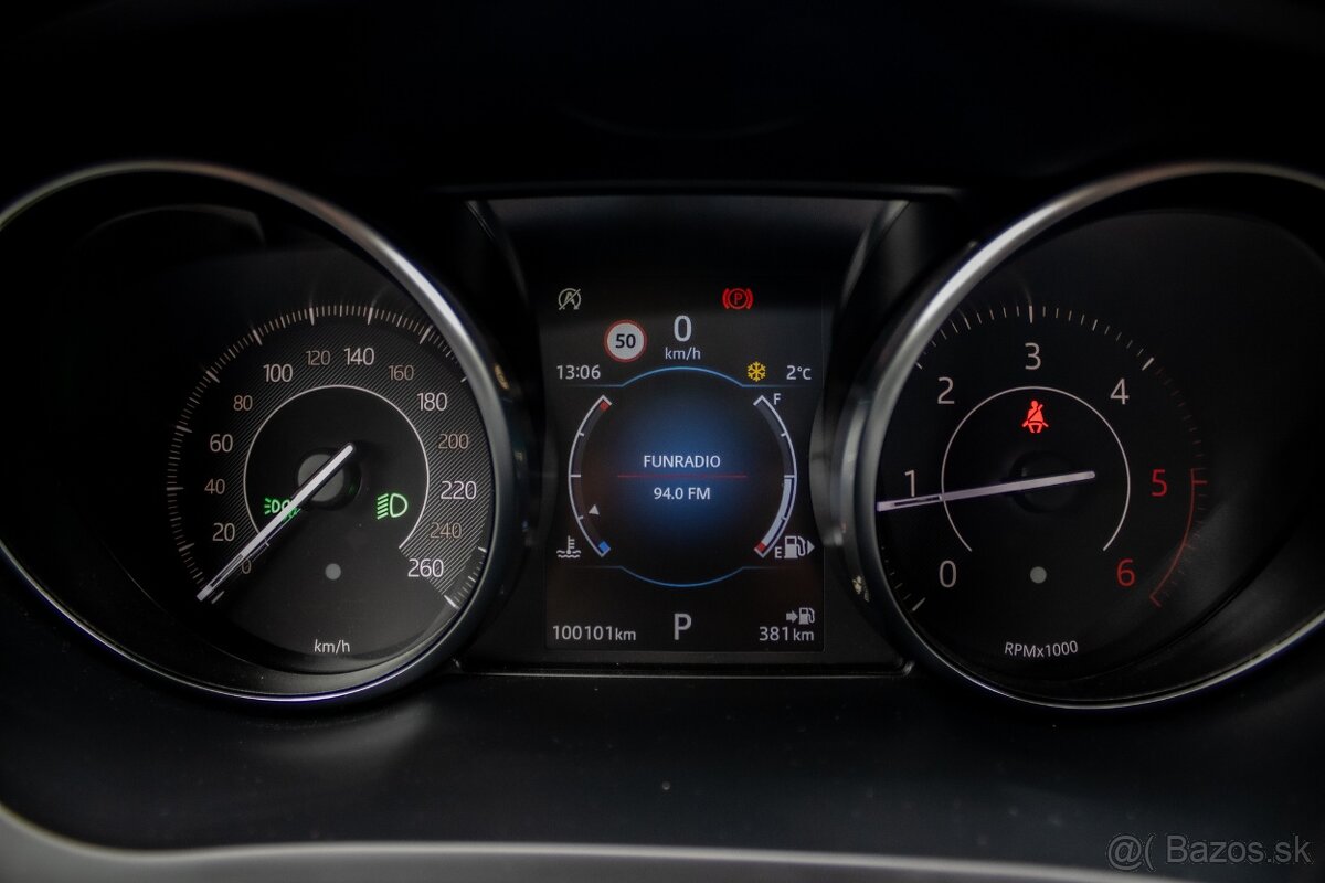 Jaguar E-Pace 2.0 AT9 110kW AWD Black Edition odpočet DpH - 11