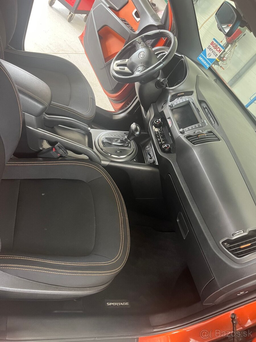 predám Kiu sportage 2.0 crdi 135kw - 11