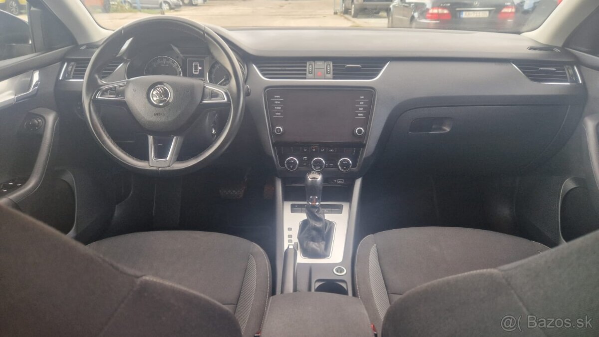 ŠKODA OCTAVIA COMBI 2.0 TDI.DSG - 11