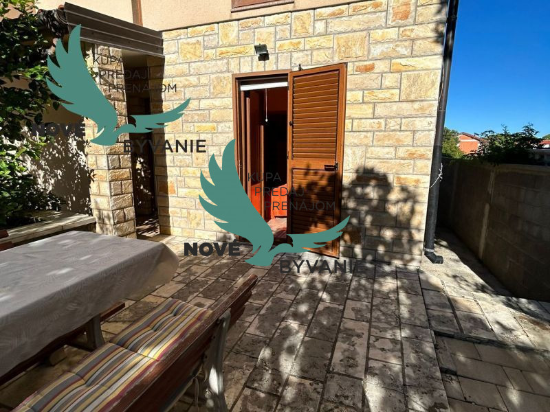 Chorvátsko - Na predaj apartmán so záhradou blízko mora - 11