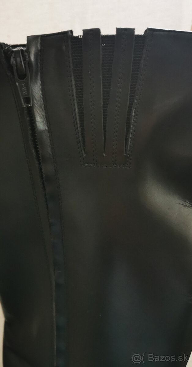 Predám kožené čierne čižmy - 11