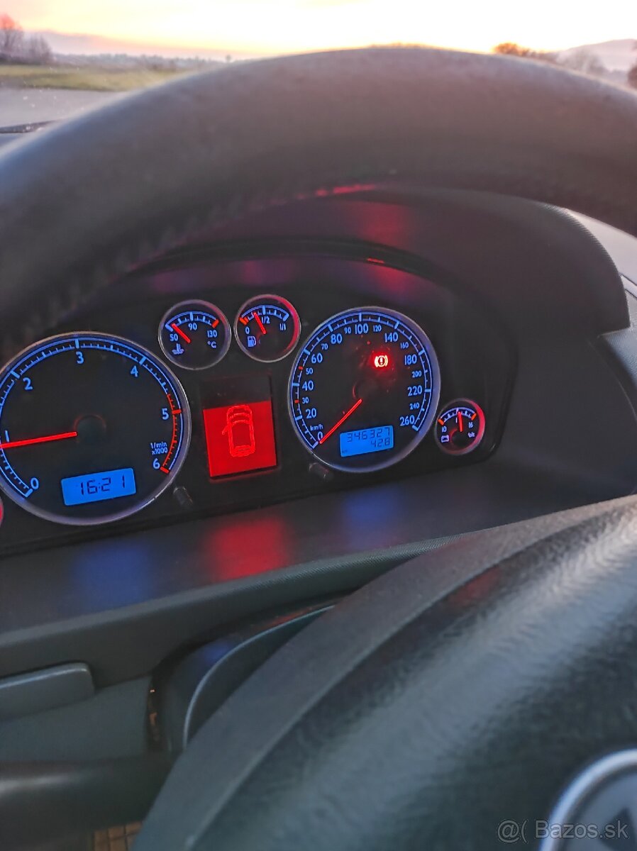 VW Sharan 1.9 TDI 85 kW 7miest - 11