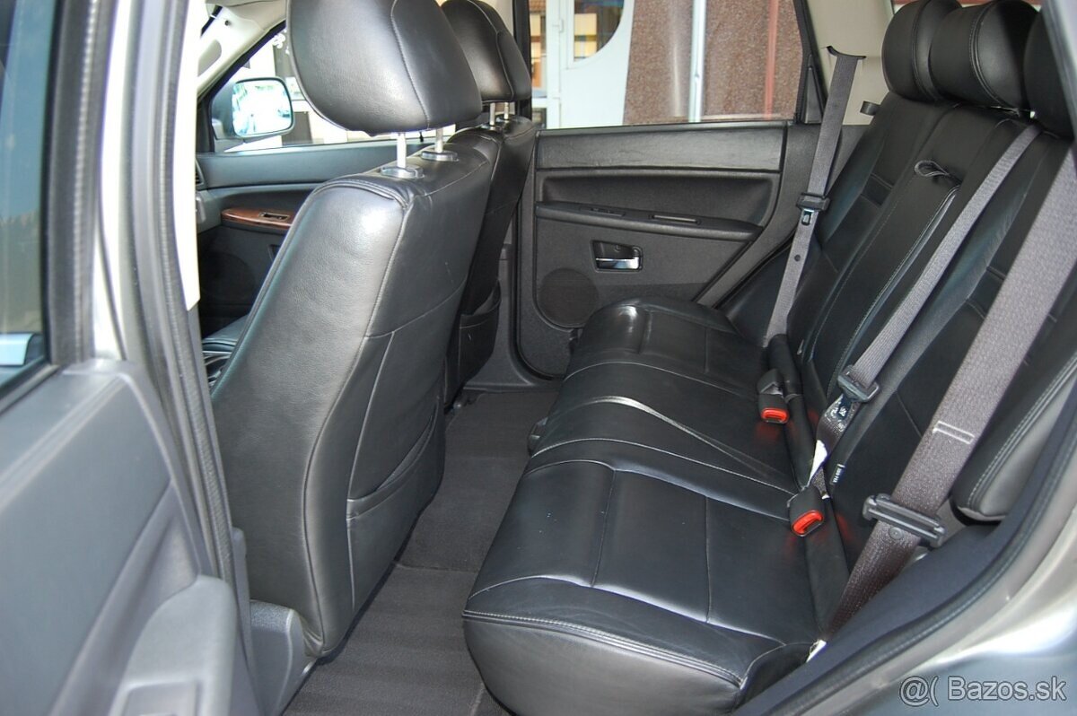 Jeep Grand Cherokee - 11