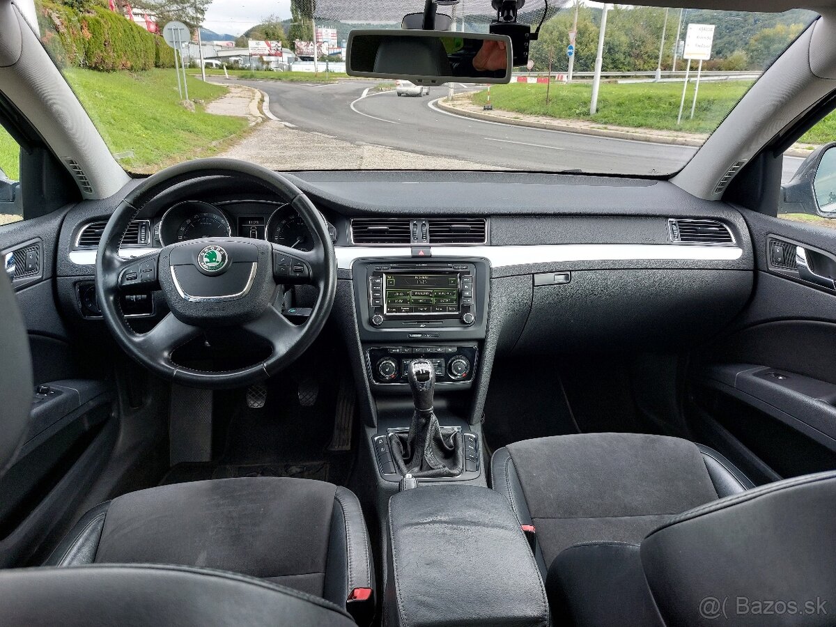 Škoda Superb Combi 1.6 TDI CR DPF Ambition - 11