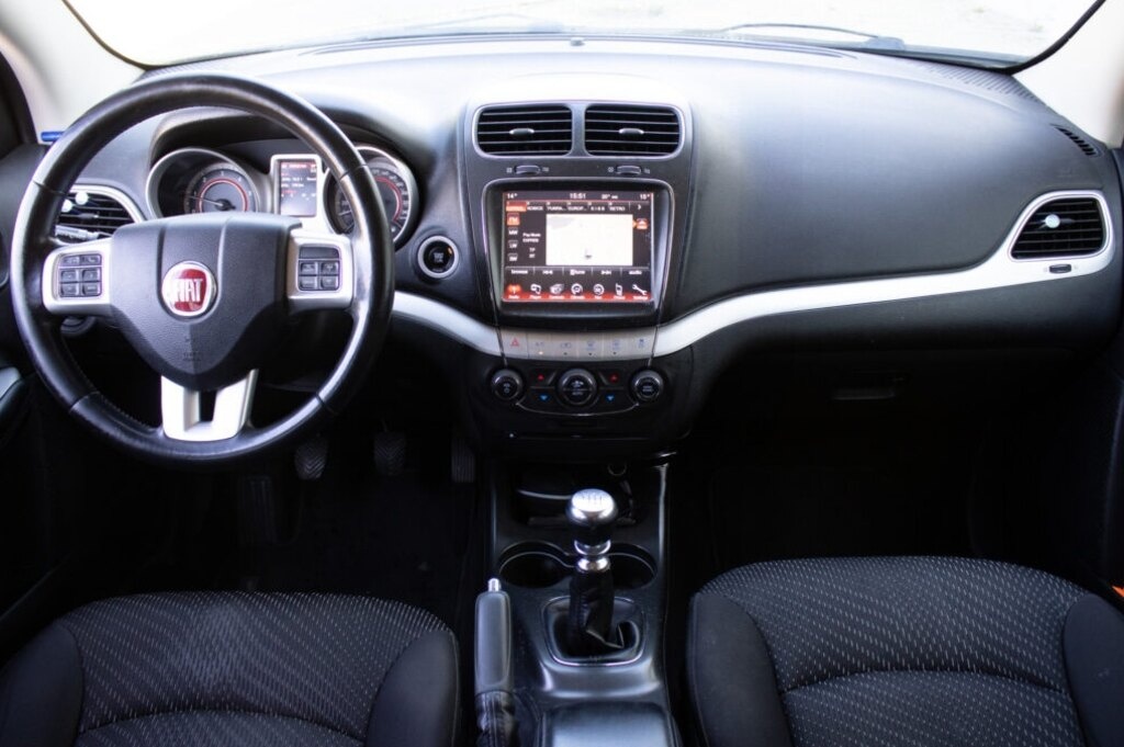 Fiat Freemont z roku 2014 - 11